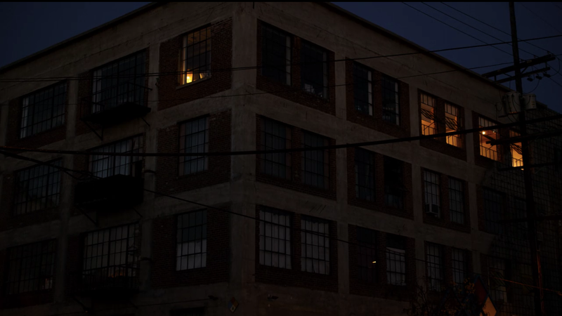 The loft, at night, in “Cooler” (Screenshot: New Girl)